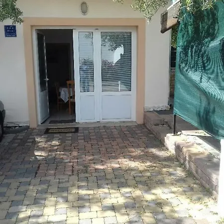 Apartment Apartman Pleslic *